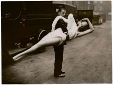 Herontdek de jaren twintig met foto's uit Variétés