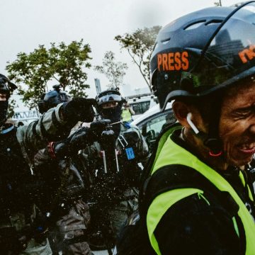 Deze journalisten in Hongkong blijven het nieuws verslaan – ondanks zware straffen