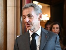 Franse oud-president Nicolas Sarkozy veroordeeld tot drie jaar celstraf