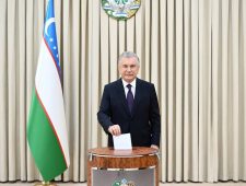 Oezbekistan geeft huidige president mogelijk mandaat tot 2040