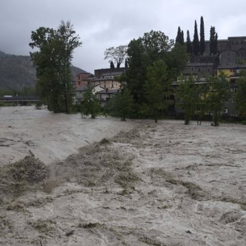Duizenden evacuaties na zware regenval in Noord-Italië