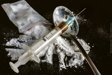 Drogen Spritze Pulver fentanyl opiods