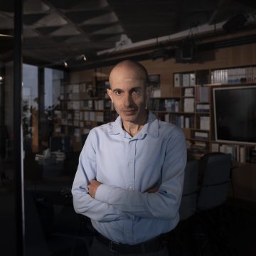 Yuval Noah Harari: ‘Ik had veel ideeën, maar niemand wilde luisteren. Nu is het andersom’