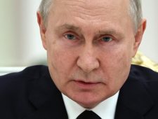 Poetin spreekt over Wagner en Prigozjin duikt op in Belarus