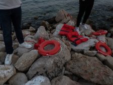 Overlevenden scheepsramp wijzen op rol Griekse kustwacht