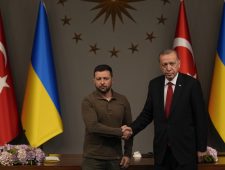 Erdogan: ‘Oekraïne verdient het om NAVO-lid te worden’