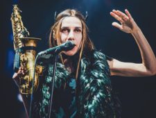 Het nieuwe album van PJ Harvey is niet voor iedereen