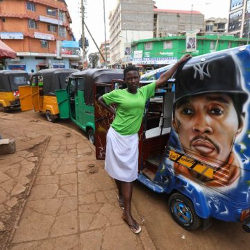 De extravagante Sonko klom op van buschauffeur tot gouverneur van Nairobi – totdat hij in ongenade viel