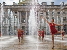 Wereldbeeld: Dansen in de fonteinen van Somerset House