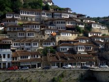 Italiaanse regering voldoet openstaande rekening van toeristen in Albanië