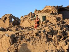 Dodental aardbeving Afghanistan loopt op tot meer dan 2400