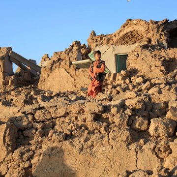 Dodental aardbeving Afghanistan loopt op tot meer dan 2400