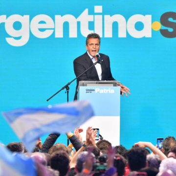 Peronist Massa wint verrassend bij Argentijnse verkiezingen