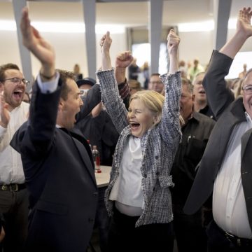 Rechts-populisten consolideren macht in Zwitserland