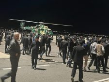 Menigte dringt luchthaven Dagestan binnen op zoek naar Joodse passagiers