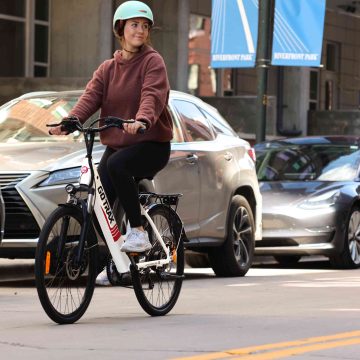 E-bikes beter voor het milieu dan elektrische auto‘s
