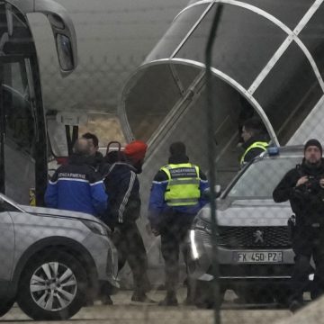 Vliegtuig dat vier dagen werd vastgehouden door Frankrijk landt in India