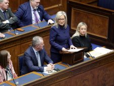 Noord-Ierland krijgt voor het eerst een Sinn Féin-premier met Michelle O’Neill