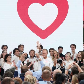 Tusk wil de democratie in Polen hervormen – maar dat gaat niet zonder slag of stoot