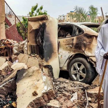Al een jaar lang stapelen de lijken zich op in Soedan – en nog steeds kijkt de wereld weg