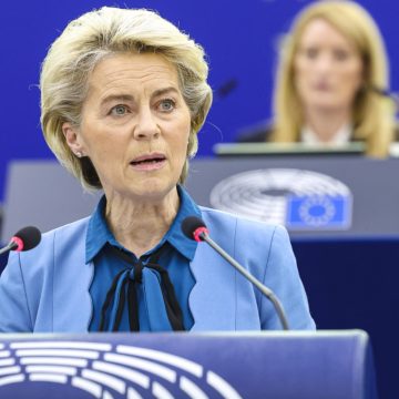 Europese Commissie stelt onderzoek in naar spionage door Hongarije