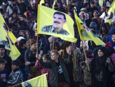 Irak: leider van de Koerdische Arbeiderspartij (PKK) roept op tot ontwapening