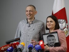 Belarus: oppositieleider Tichanovski vrijgelaten na bemiddeling door de VS