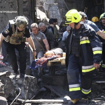 Oekraïne: Russische aanval op Dnipro veroorzaakt minstens zeventien doden