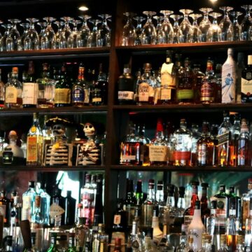 Waarom veel alcohol drinken economisch verantwoord is