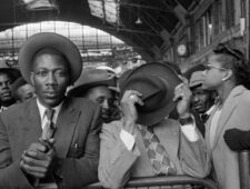 Vertrek en aankomst in <em>The Family of Migrants</em>