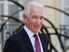 Frankrijk ontbiedt Amerikaanse ambassadeur wegens kritiek op de regering