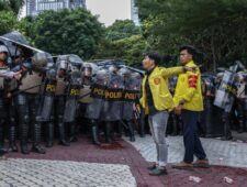 Indonesië: bevolking massaal de straat op uit protest tegen lage lonen