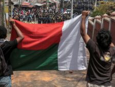 Madagaskar: regering ontbonden na bloedig neergeslagen protesten
