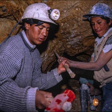 De Zwitserse grondstoffenbazen achter Trumps diepzeemijnbouw
