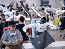 In China gaan humanoïde robots naar school