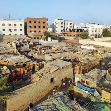 Jemenieten kijken machteloos toe terwijl hun sloppenwijk wordt gesloopt