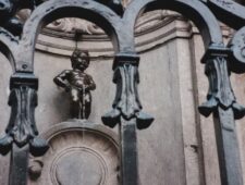 Manneken Pis krijgt een nieuw kostuum
