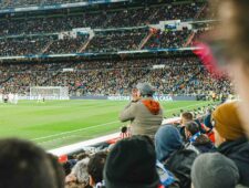 ‘Say no to racism’ slaat niet aan in het stadion