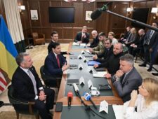 VS en Oekraïne: ‘productieve gesprekken gevoerd’ over vredesplan