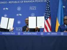 Rwanda en DR Congo ondertekenen vredesakkoord in Washington
