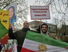 Honderdduizenden wereldwijd de straat op om ​​regimewissel in Iran te eisen