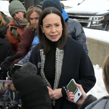 Venezuela: Corina Machado en Delcy Rodríguez nemen elkaar op de korrel