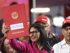 Venezuela hervormt de oliewetgeving, VS versoepelen sancties