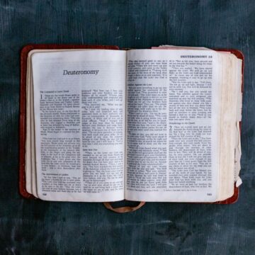 Zendingswerkers ontdekken het nut van AI voor Bijbelvertaalwerk