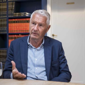 Noorwegen: politie stelt onderzoek in naar ex-premier wegens Epstein-affaire 