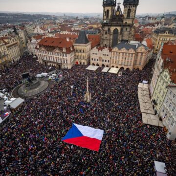 Praag: tienduizenden mensen op de been om president Pavel te steunen