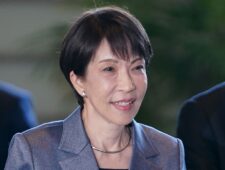 Wie is Sanae Takaichi en waarom zijn de Japanners zo dol op haar?