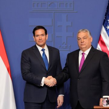 Rubio voert campagne voor Orbán tijdens bezoek aan Hongarije
