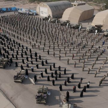 Iran belooft een ‘lange oorlog’, Israël ‘snelle en beslissende actie’ 