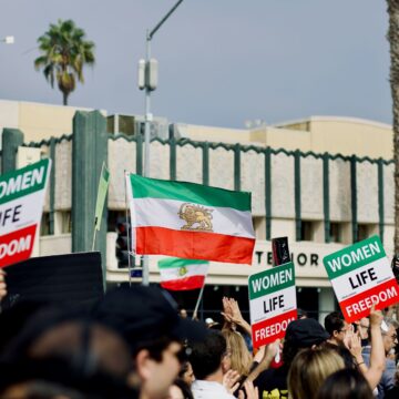 Iran: mensen brengen hulde aan vermoorde demonstranten